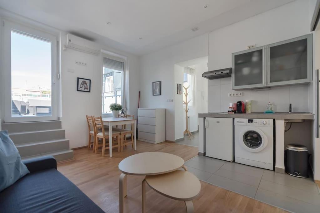 Grosse Terrasse, Klimaanlage Und U-bahn Naehe Appartement *
