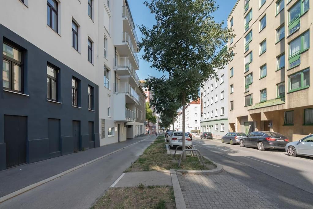 Grosse Terrasse, Klimaanlage Und U-bahn Naehe Appartement *