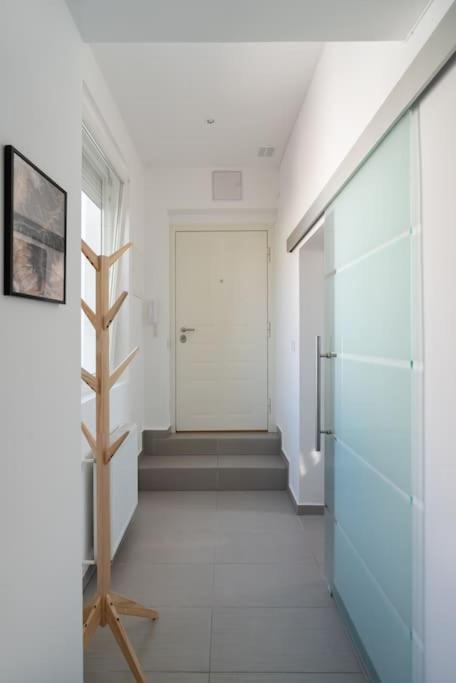 Appartement Grosse Terrasse, Klimaanlage Und U-bahn Naehe Wenen