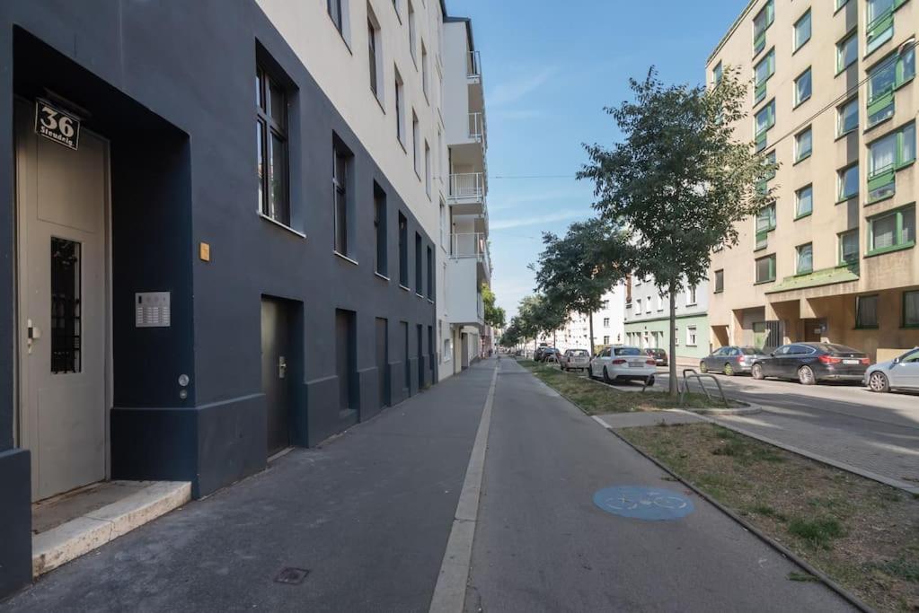 Grosse Terrasse, Klimaanlage Und U-bahn Naehe Appartement *