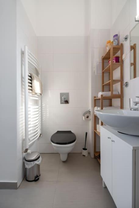 Appartement Grosse Terrasse, Klimaanlage Und U-bahn Naehe *