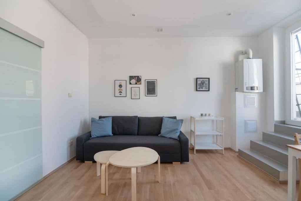 Appartement Grosse Terrasse, Klimaanlage Und U-bahn Naehe