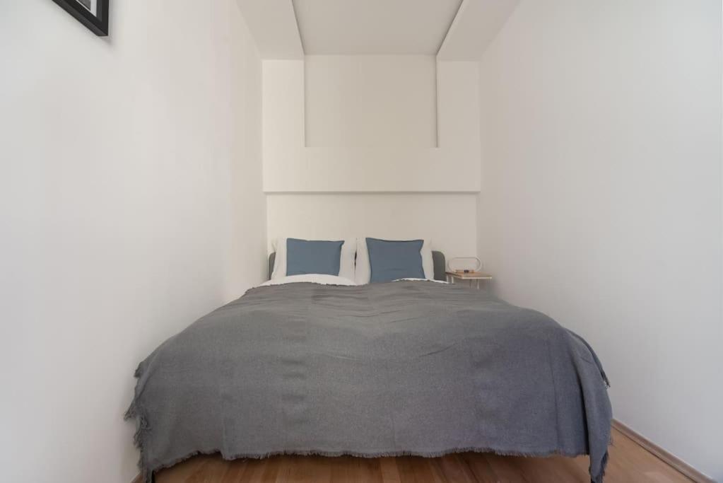 Appartement Grosse Terrasse, Klimaanlage Und U-bahn Naehe
