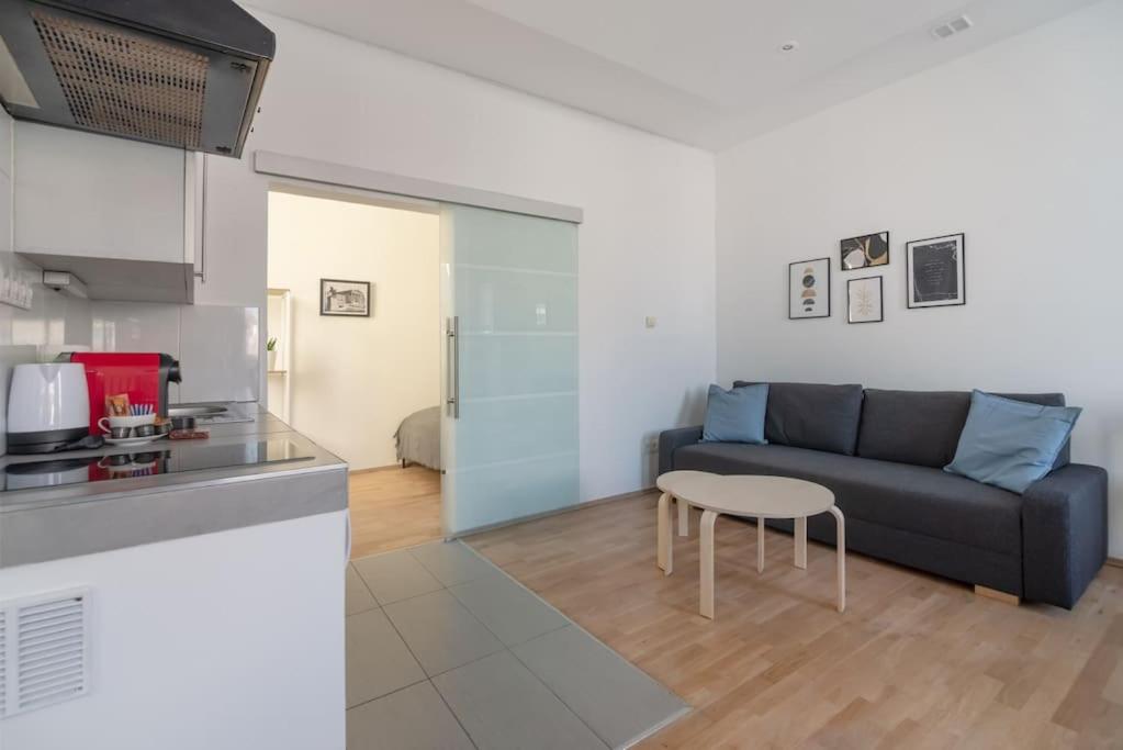 Grosse Terrasse, Klimaanlage Und U-bahn Naehe Appartement *